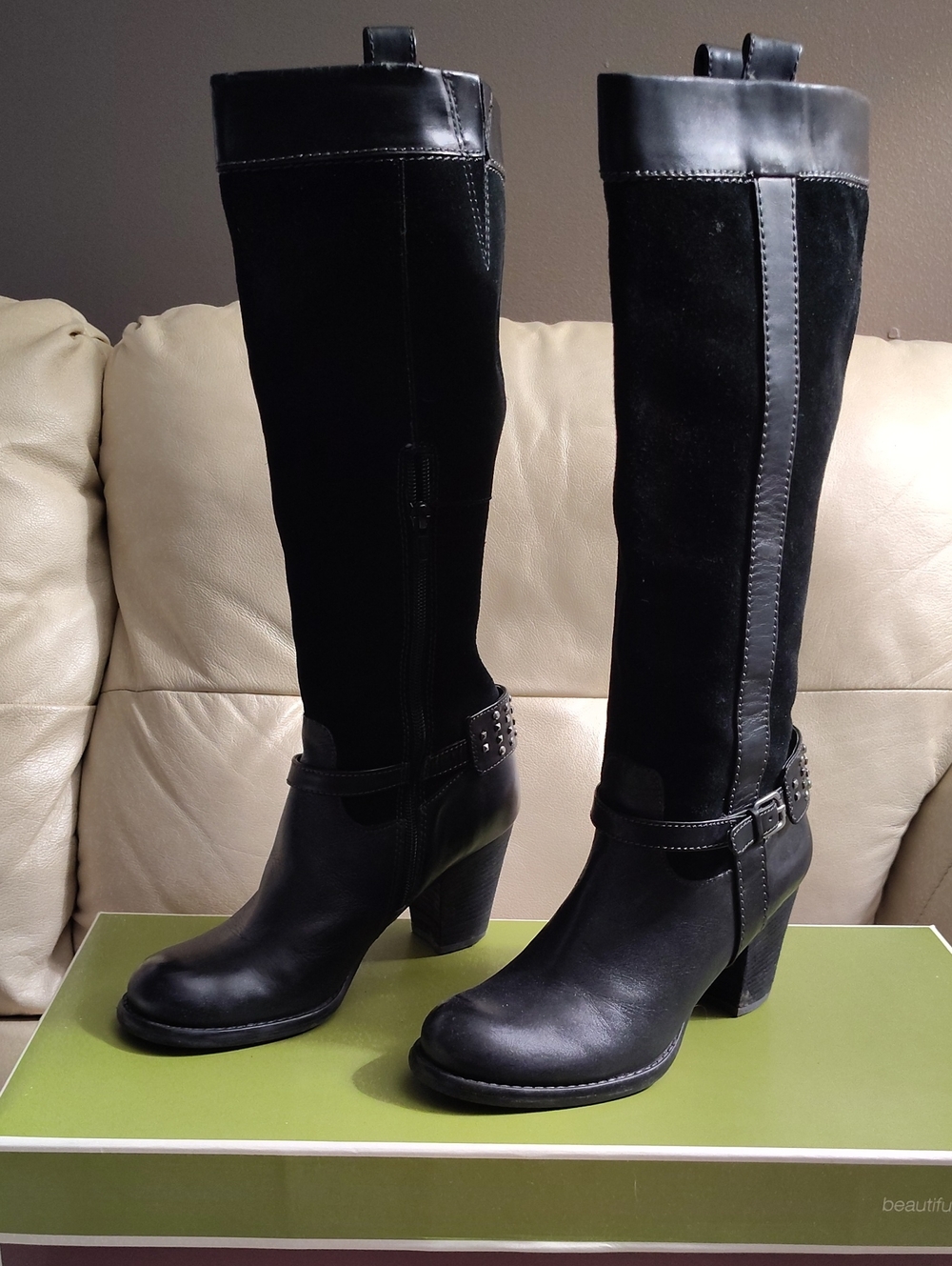 Naturalizer Glassy-Black Leather / Suede